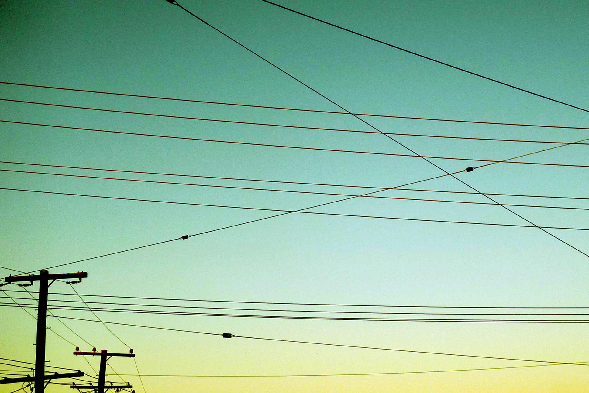 If You Think That Power Lines Might Cause Alzheimer’s Disease, Think Again